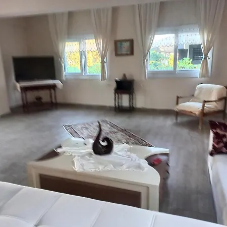 Otel 50 Meters From The Sea Triplex In Seferihisar